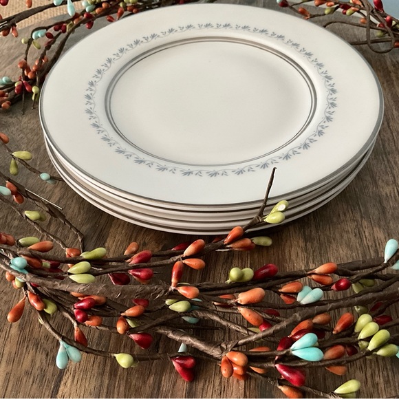 Set of Royal Doulton Bread Plate Tiara 6.5” English Fine Bone China - Picture 7 of 7